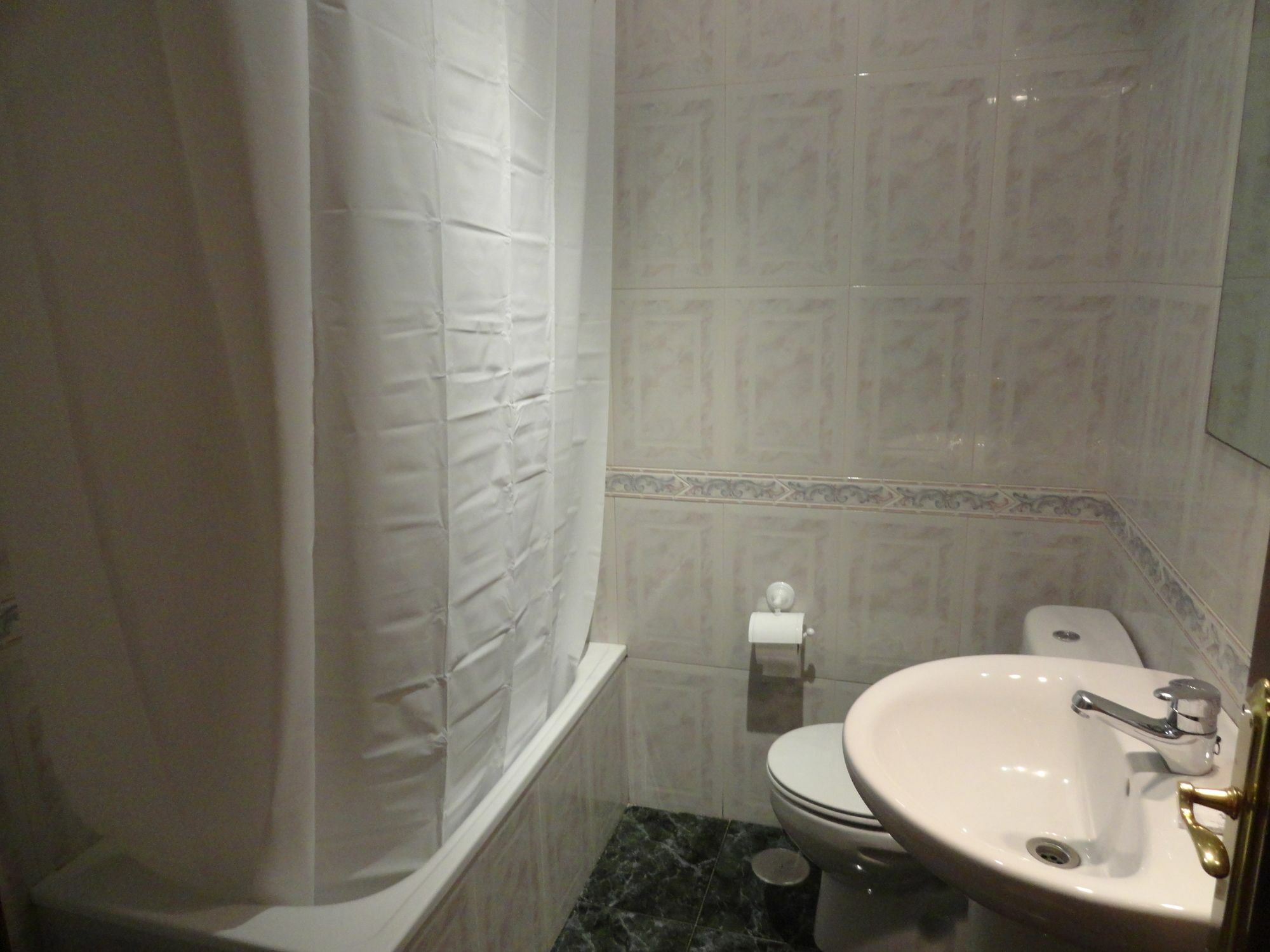 Hostal Alistana Madrid Exteriér fotografie